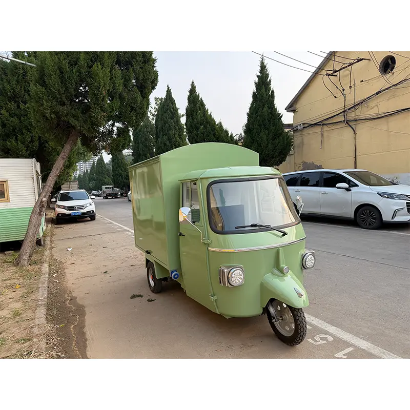 Piaggio Ape Mobile Prosecco- und Weinbar
